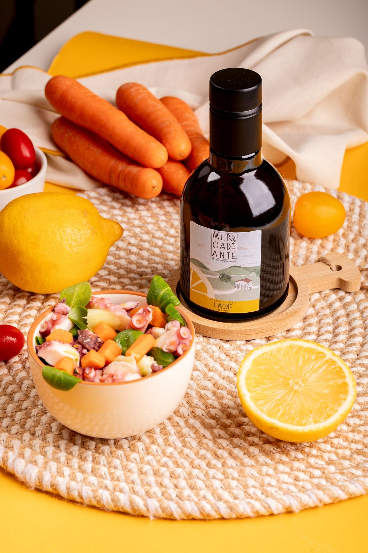 Olio aromatizzato Mercadante con insalata e limoni
